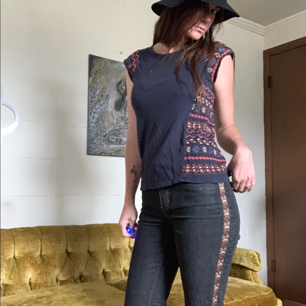 💛 Lucky brand navy blue side embroidered tank top - Picture 10 of 14
